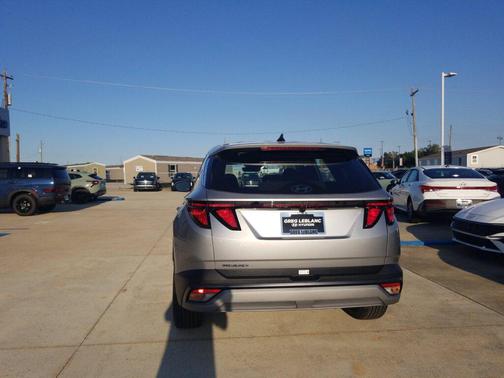 2026 Hyundai TUCSON SE