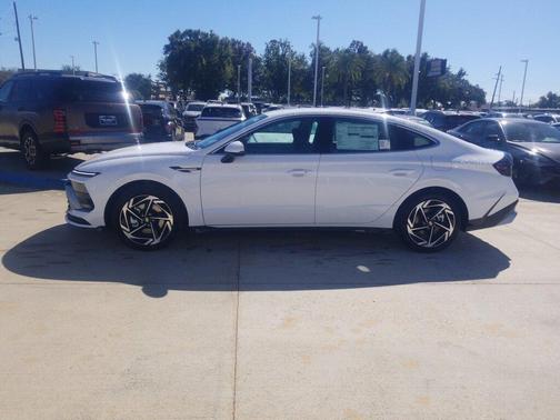 2026 Hyundai SONATA SEL