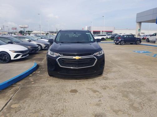 Mosaic Black Metallic 2021 Chevrolet Traverse LS