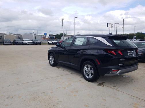 Phantom Black 2026 Hyundai TUCSON SE
