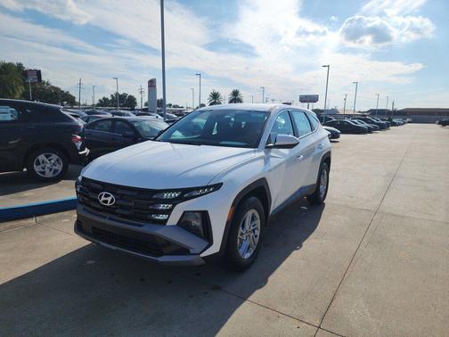 Serenity White Pearl 2026 Hyundai TUCSON SE