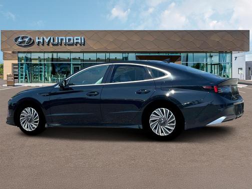Abyss Black 2026 Hyundai SONATA Hybrid SE