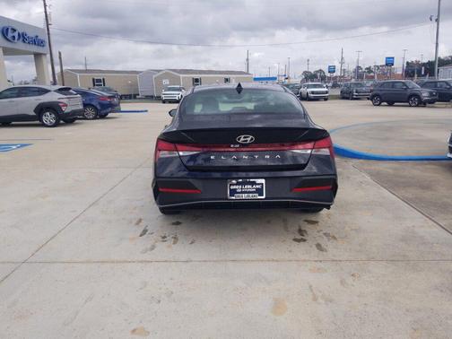 2026 Hyundai ELANTRA Sport