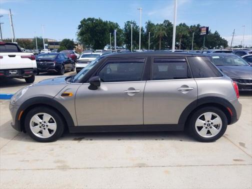 2017 MINI Hardtop Cooper