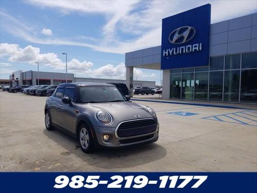 2017 MINI Hardtop Cooper