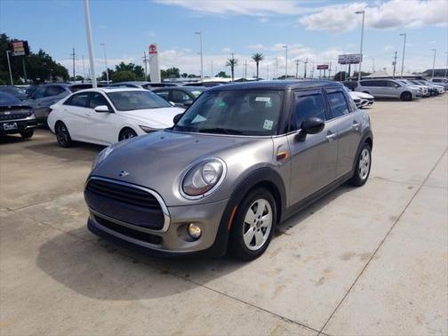 2017 MINI Hardtop Cooper