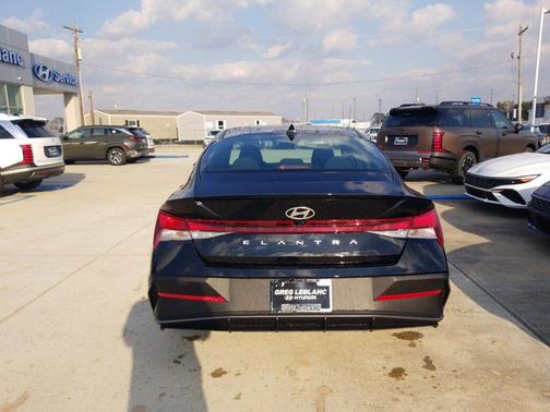 Abyss Black 2026 Hyundai ELANTRA Sport