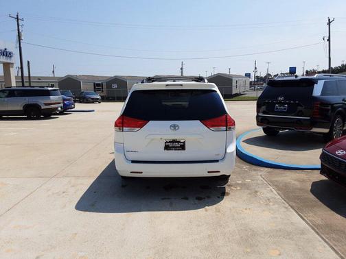 2012 Toyota Sienna LE