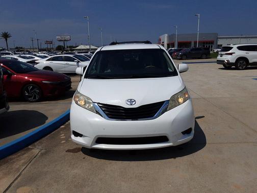 2012 Toyota Sienna LE