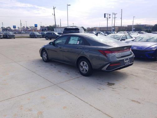 Amazon Gray 2026 Hyundai ELANTRA SE