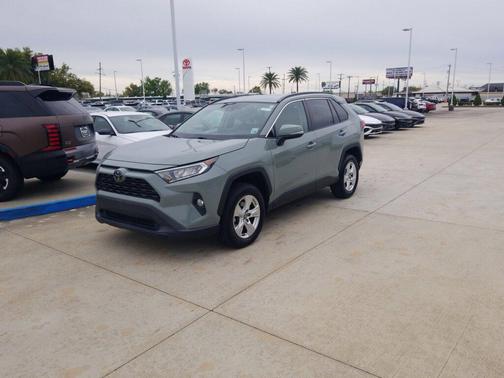 2021 Toyota RAV4 XLE