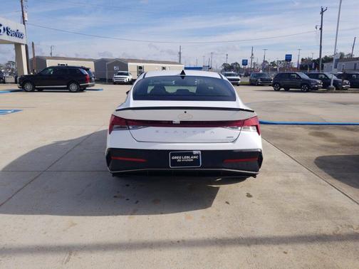 2025 Hyundai ELANTRA HEV SEL Sport