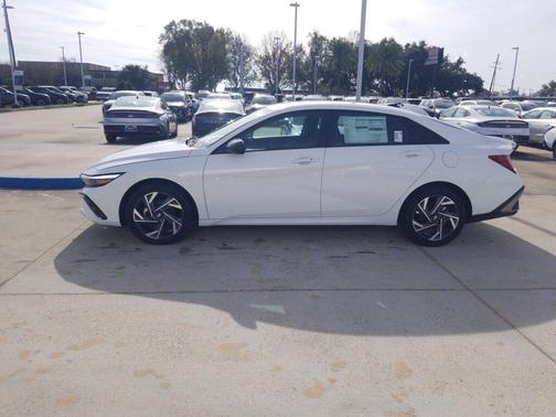 2025 Hyundai ELANTRA HEV SEL Sport