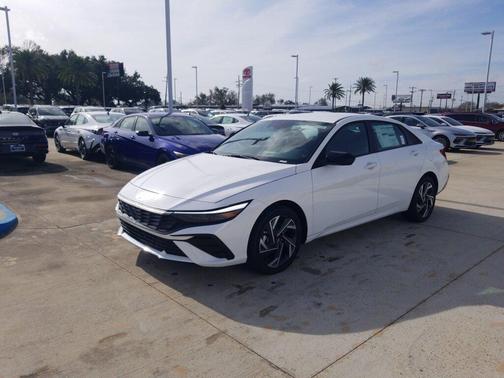 2025 Hyundai ELANTRA HEV SEL Sport