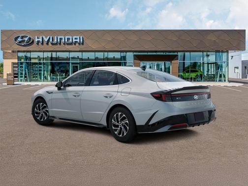 2026 Hyundai SONATA Hybrid Base