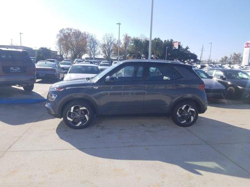 2026 Hyundai VENUE SEL w/Two-Tone Roof