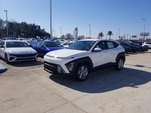 2026 Hyundai KONA SE