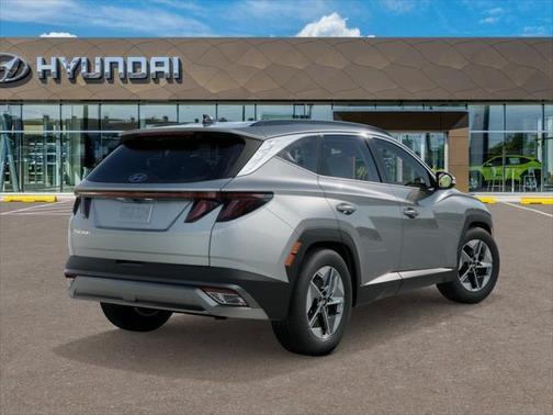 Shimmering Silver 2026 Hyundai TUCSON SEL Premium