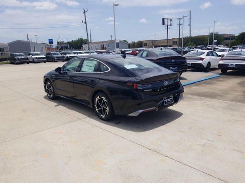 Abyss Black 2026 Hyundai SONATA SEL