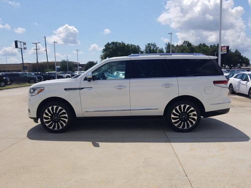 2023 Lincoln Navigator Black Label