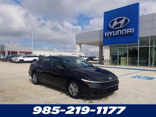 Abyss Black 2026 Hyundai ELANTRA SE