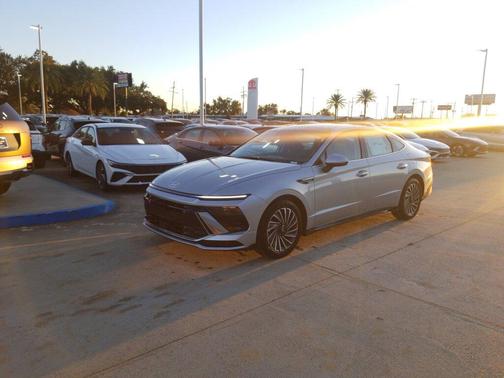 2026 Hyundai SONATA Hybrid SE