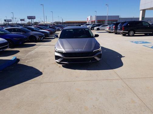 Fluid Metal 2026 Hyundai ELANTRA Sport