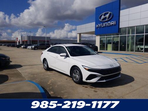 2026 Hyundai ELANTRA SE