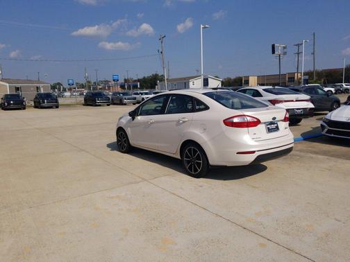 2016 Ford Fiesta SE