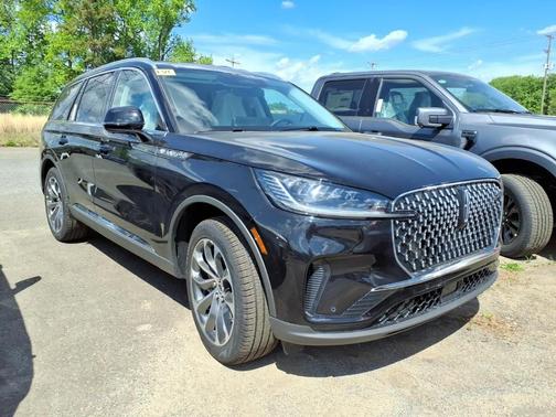 Infinite Black Metallic 2026 Lincoln Aviator Premiere