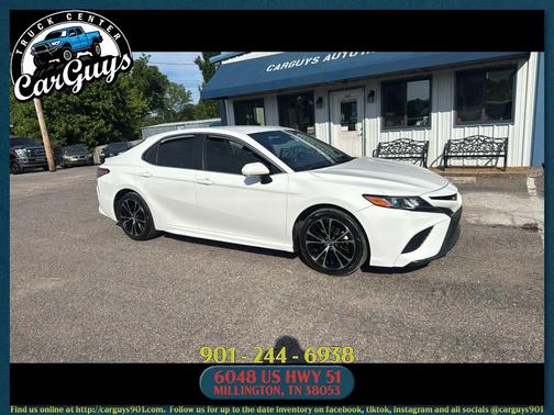 Super White 2019 Toyota Camry SE
