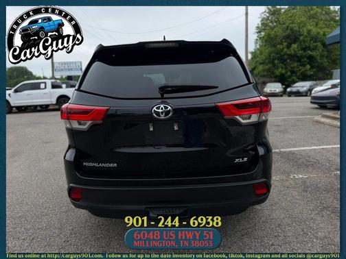 Midnight Black Metallic 2018 Toyota Highlander XLE