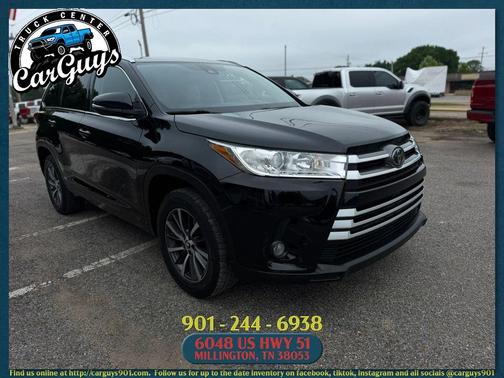 Midnight Black Metallic 2018 Toyota Highlander XLE