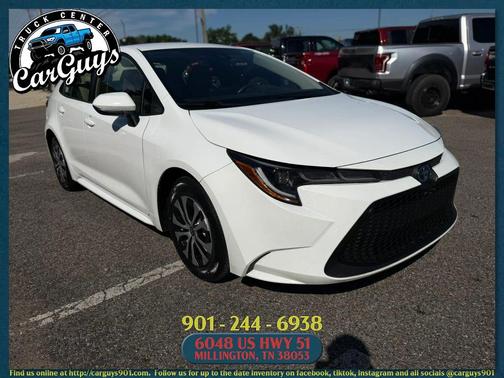 White 2022 Toyota Corolla Hybrid SE