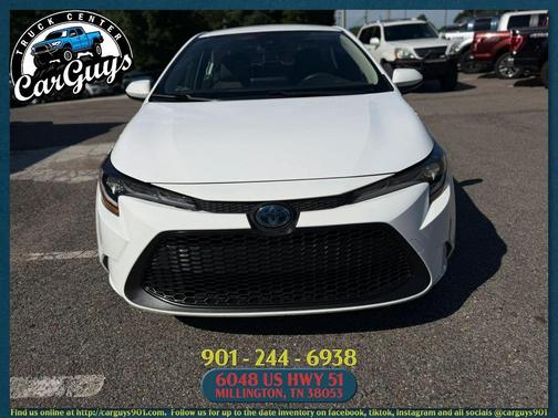 White 2022 Toyota Corolla Hybrid SE