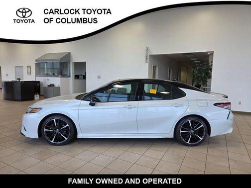 Wind Chill Pearl 2018 Toyota Camry XSE