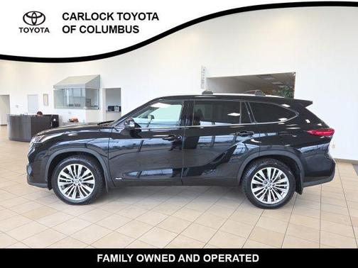 Midnight Black 2023 Toyota Highlander Hybrid Platinum