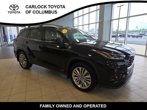Midnight Black 2023 Toyota Highlander Hybrid Platinum