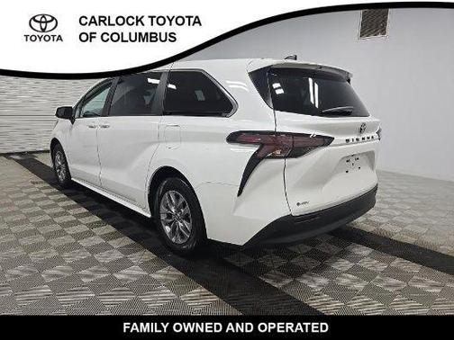 Ice 2026 Toyota Sienna LE