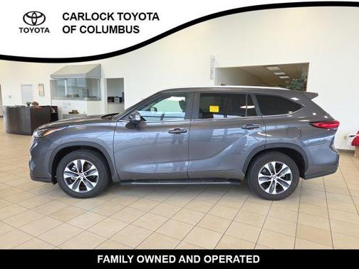 Magnetic Gray Metallic 2023 Toyota Highlander XLE
