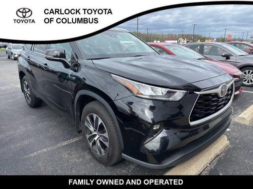 Midnight Black Metallic 2020 Toyota Highlander XLE