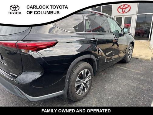 Midnight Black Metallic 2020 Toyota Highlander XLE
