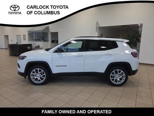 Bright White Clearcoat 2023 Jeep Compass Latitude Lux