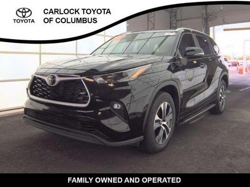 Midnight Black Metallic 2023 Toyota Highlander XLE