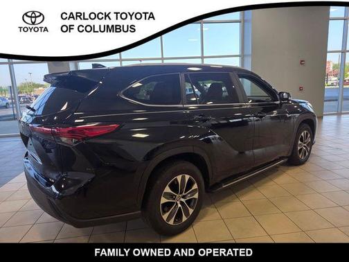 Midnight Black Metallic 2023 Toyota Highlander XLE