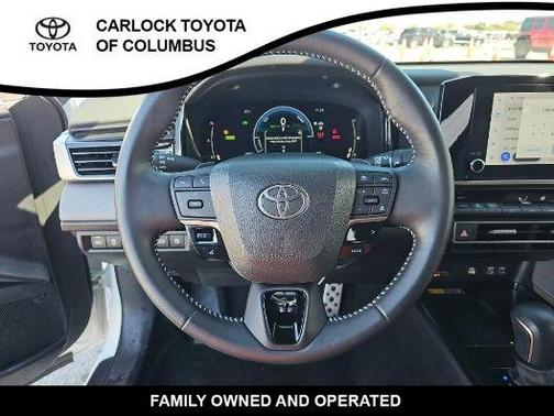 Ice 2025 Toyota Camry SE