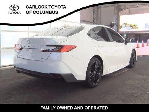 Ice 2025 Toyota Camry SE