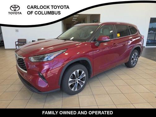 Pearl 2023 Toyota Highlander Hybrid XLE