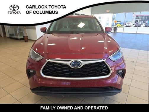 Pearl 2023 Toyota Highlander Hybrid XLE