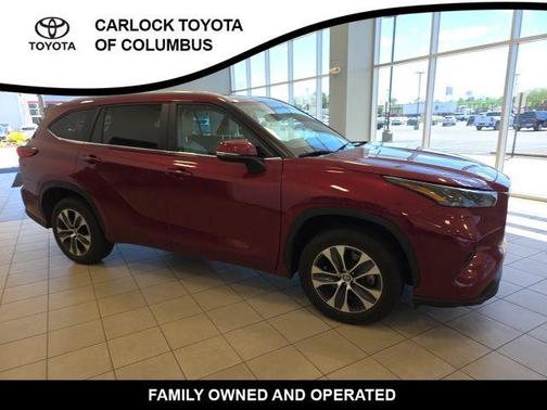 Pearl 2023 Toyota Highlander Hybrid XLE